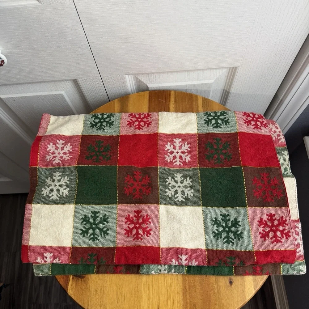 Red White Green Snowflake Plaid Set Of 4 Christmas Placemats Festive Dining